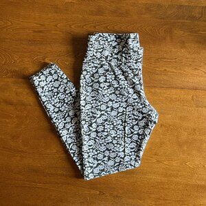 Lands' End black and white floral Starfish leggings S 6-8